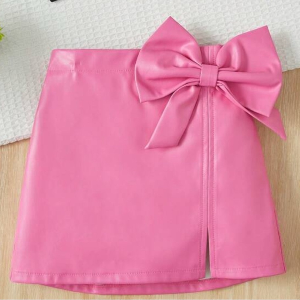 Lil girls new size 7 pu leather skirt